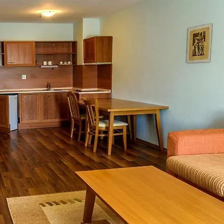 Narcis ホテル バンスコ